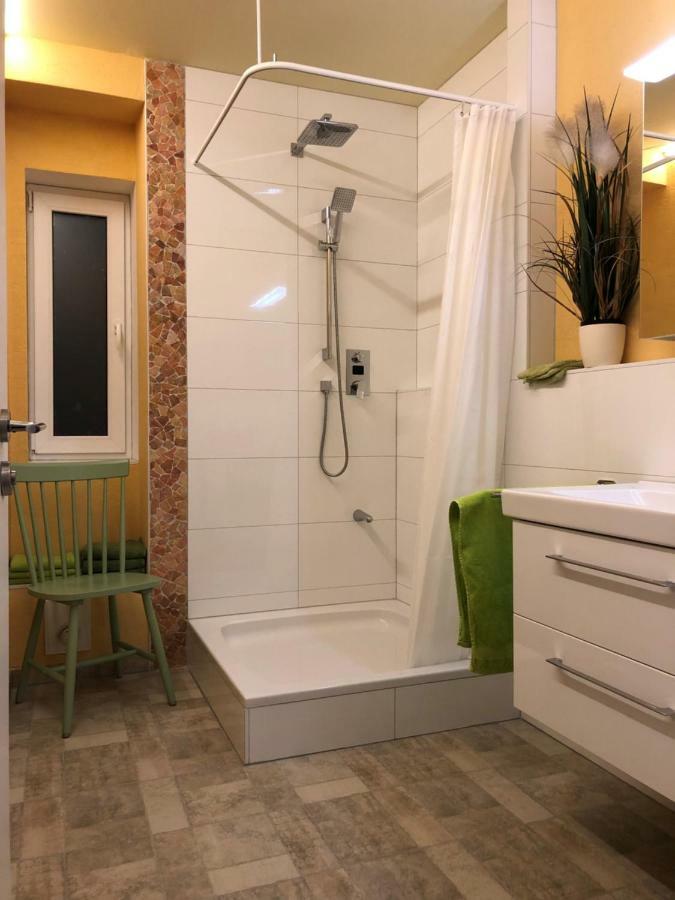 Calm Spacy Room, Own Modern Bath, Near Center, To 1 Person Or A Couple - Not Suitable For Craftsmen, Not Accepted - Privatly Rented 纽伦堡 外观 照片